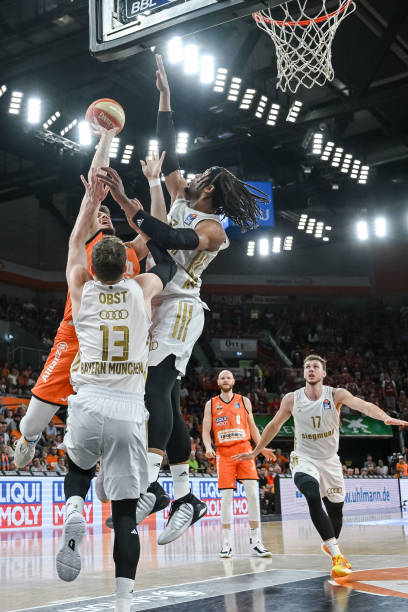 制造威胁 制造威胁