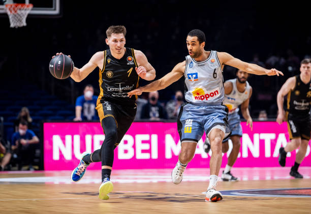 在主场迎战 在主场迎战