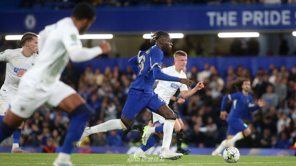 首局比赛 首局比赛